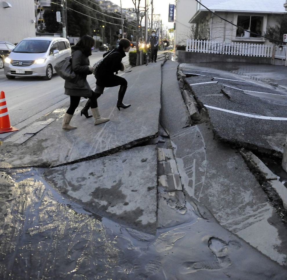 صور زلزال اليابان  Bp41