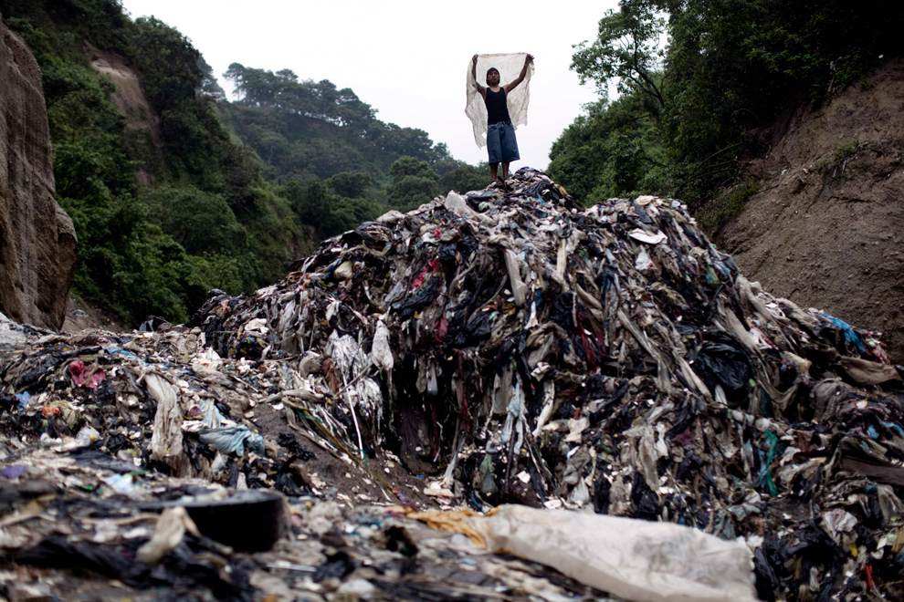 [The Big Picture] “The Mine - Guatemala” – mưu sinh trên đống rác