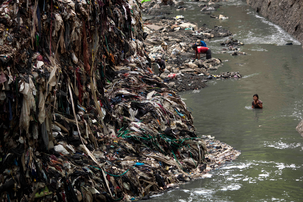 [The Big Picture] “The Mine - Guatemala” – mưu sinh trên đống rác
