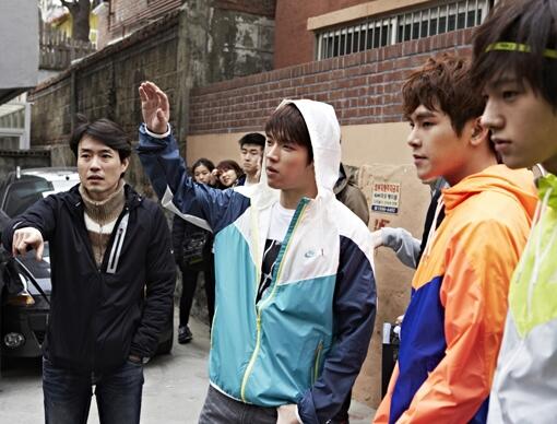 2013.04.17 – Publicité NIKE 1st LOOK – L, Woohyun et Hoya – Photos BH9u0UuCcAAtPvL.jpg-large