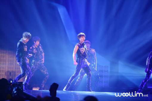 2013.09.10 – INFINITE ONE GREAT STEP IN HONGKONG [PHOTOS] INFINITE-One-Great-Step-in-Hongkong-24