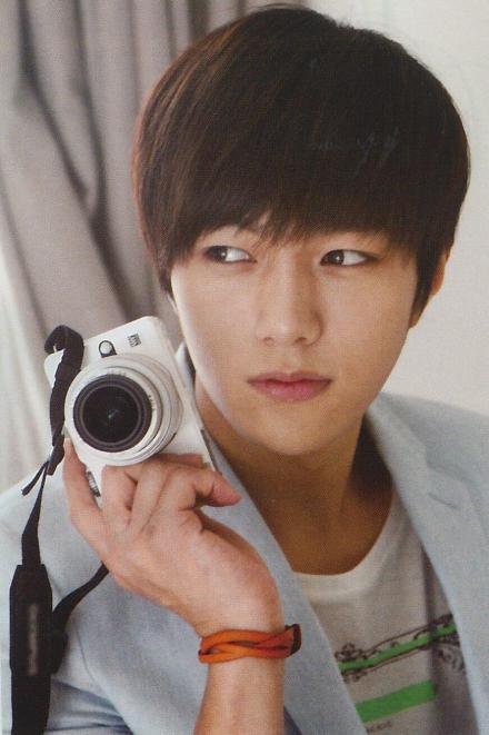 2013.09.24 – MYUNGSOO POUR LE MAGAZINE JAPONAIS « CHOA » NUMÉRO 28 [SCANS] I7s29