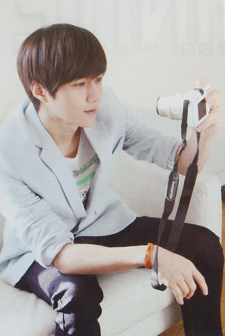 2013.09.24 – MYUNGSOO POUR LE MAGAZINE JAPONAIS « CHOA » NUMÉRO 28 [SCANS] I7s39