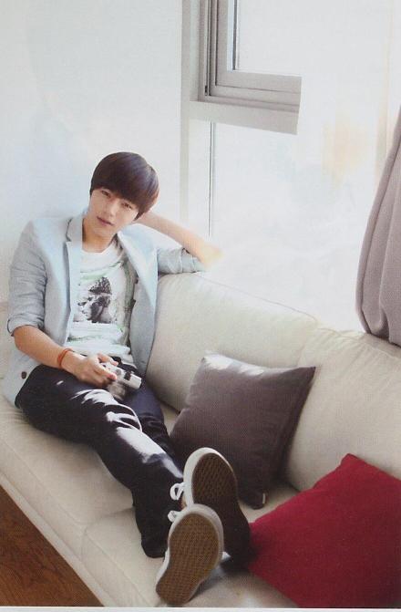 2013.09.24 – MYUNGSOO POUR LE MAGAZINE JAPONAIS « CHOA » NUMÉRO 28 [SCANS] I7s85