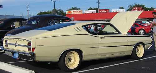 مكتبه اديب الظل للسيارات النادره والقديمه  القيمه 68fordtorino