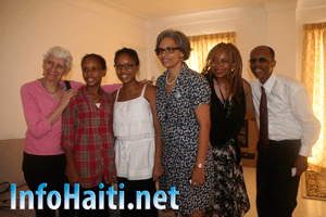 Les premières photos de l'ancien président Aristide dans sa résidence à Tabarre  Aristide_residence_tabarre_1