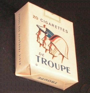 Alcool et tabac dans les livres jeunesse Cigarettes%20troupes%201950-1960%201