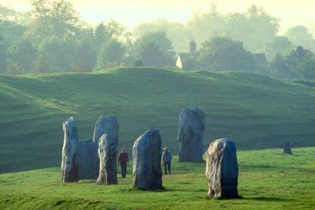 Impossible Neolithic Alignment Found In UK? Avebury