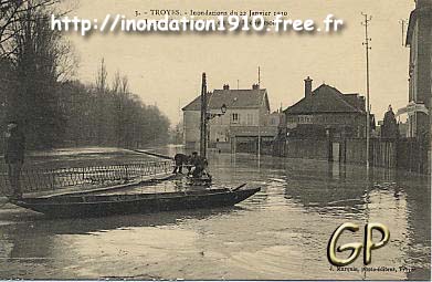 Inondation 1910 : Troyes 10-troyes-charmilles-deversoir