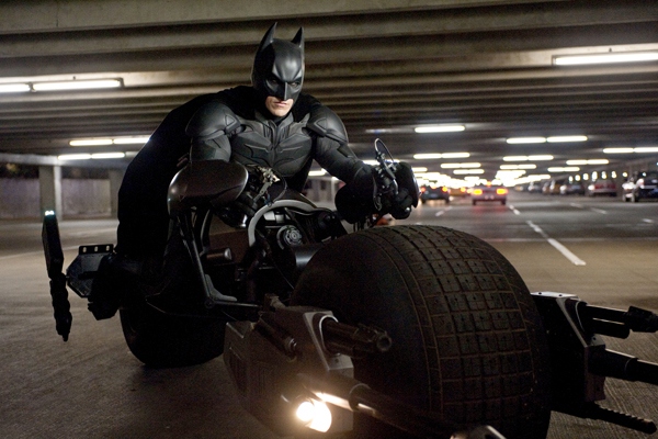 [2012] Batman: The dark knight rises [Christian Bale, Anne Hathaway, Michael Caine] HD completed The-Dark-Knight-Rises-batcycle