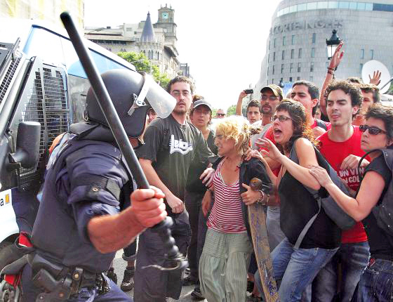 ¿Y donde estaba Carles Puigdemont? Represi%C3%B3n-policial