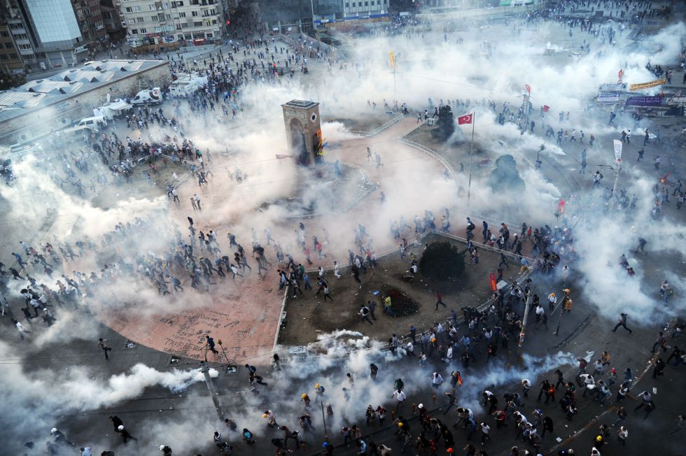 ¿Son las protestas el inicio de un "verano de descontento" en Turquía? - Página 3 1370933588_558500_1370974123_album_normal