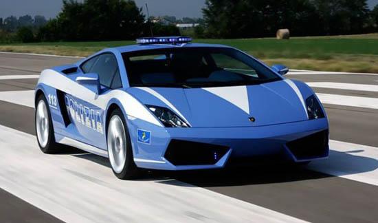 أجدد سيارة بوليس في إيطاليا Italian_police_Lamborghini_2