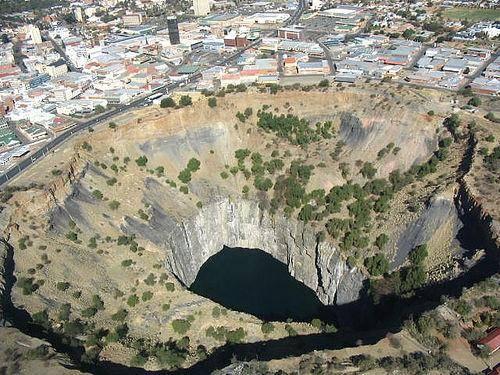 اكبر حفر بلعالم Kimberley-big-hole_2