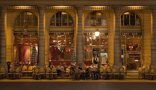 Магазините и заведенията Paris-cafe-bar