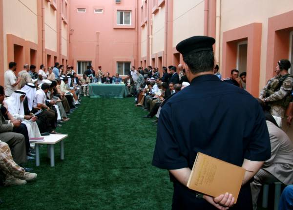 المستشفيات الجديدة في العراق كثيرة جدا لدرجة النسيان  Ceremony