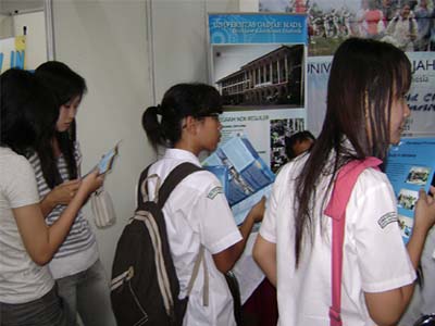 De Britto Education Fair 2011 Edufair_2008