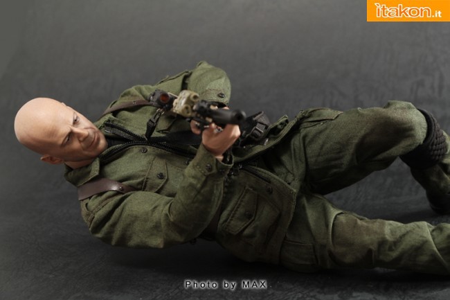  [Hot Toys] G.I. Joe Retaliation: Joe Colton 1/6 scale - Página 3 13072616233cceae414cafb127-650x433