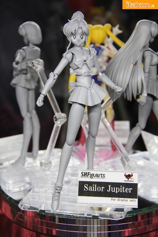 [Bandai][Tópico Oficial] S.H.Figuarts | Bishoujo Senshi Sailor Moon - Sailor V - Página 11 Bandai-sdcc13-10-533x800