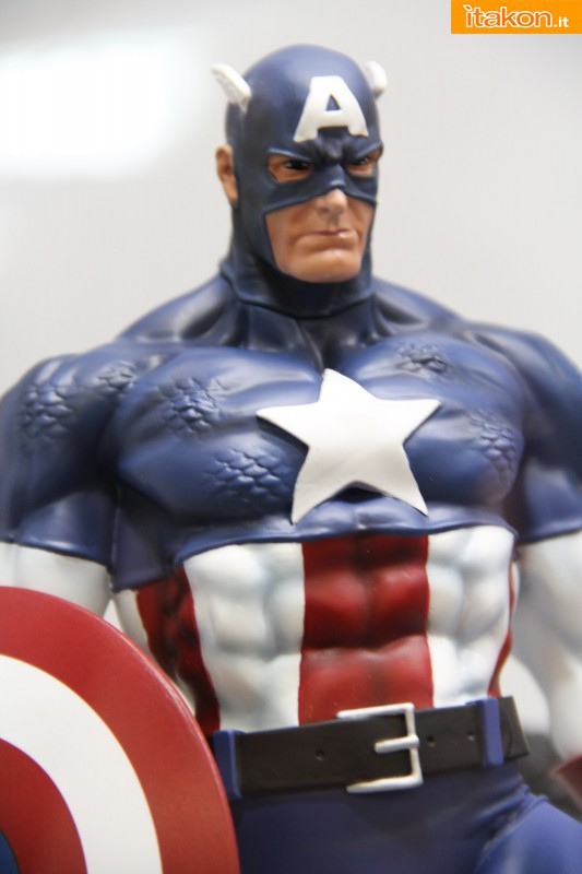 [Kotobukiya] Marvel: Captain America Classic Avengers Fine Art Statue Kotobukiya-sdcc13-part1-11-533x800