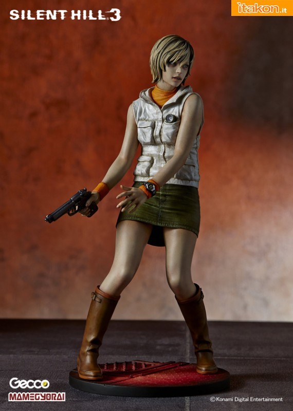 [GECCO] Silent Hill 3:  Heather Mason & Robbie the Rabbit Silent-hill-3-heather-mason-gecco-foto-ufficiali-14-570x800