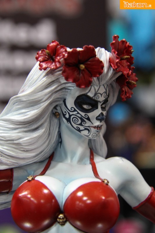 [CS More] Lady Death "La Muerta" Statue SDCC-2013-3