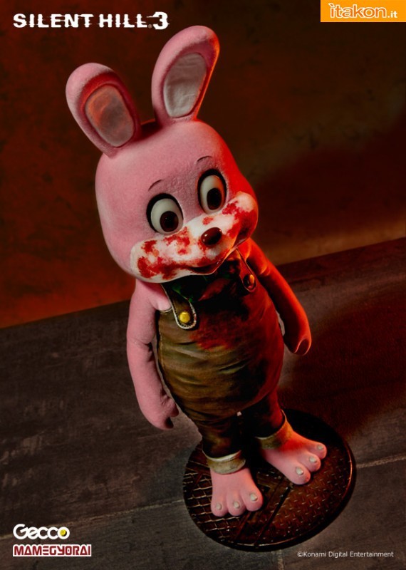 [GECCO] Silent Hill 3:  Heather Mason & Robbie the Rabbit Robbie_the_Rabbit_Rosa_3-570x800