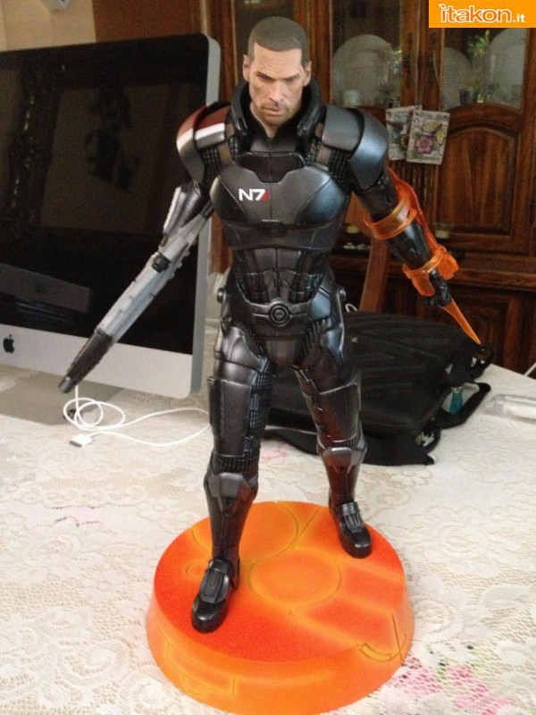 [Sideshow] Commander Shepard Premium Format - Página 3 S111-600x800