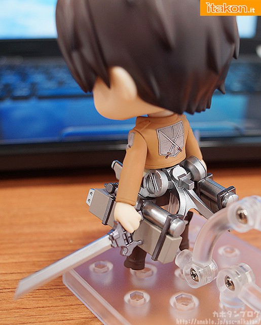 [Good Smile Company] Nendoroid | Shingeki no Kyojin: Eren Jaeger Eren-jaeger-nendoroid-shingeki-gsc-nuova-anteprima-3