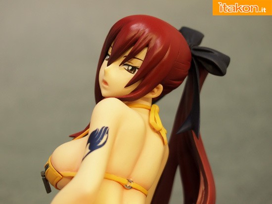 [X-Plus] Fairy Tail: Erza Scarlet Swimsuit ver. (1/8) Erza-scarlet-xplus-fairy-tail-preordini-8