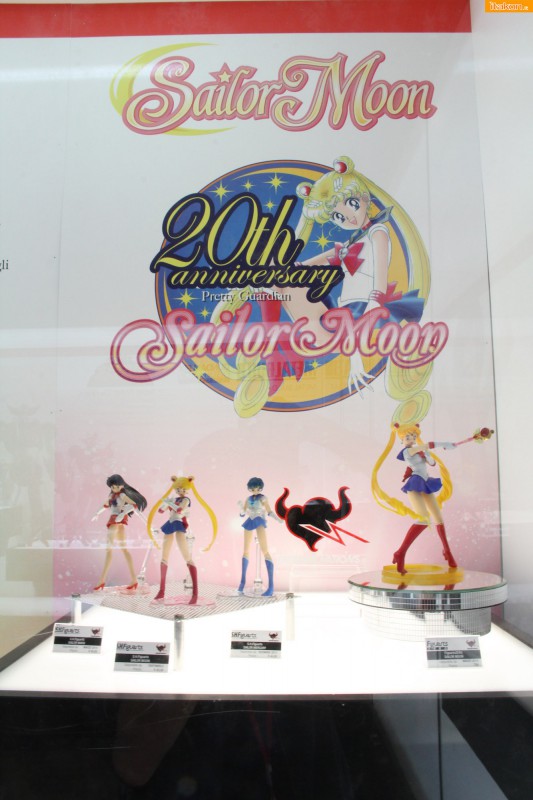 [Lucca Comics & Games 2013] Tamashii Nations (Bandai) Stand Sailor-moon-figuarts-zero-10-533x800