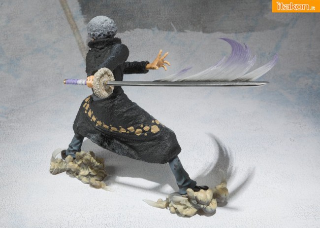 [Bandai] Figuarts ZERO One Piece: Trafalgar Law Battle ver. Trafalgar-law-figu-zero-battle-bandai-One-piece-anteprima-4-650x462