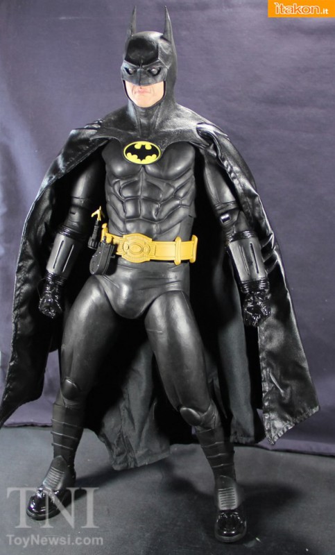 [NECA] Batman 1989 - 1/4 scale - Página 3 Batman-Michael-Keaton-15-Copia-483x800