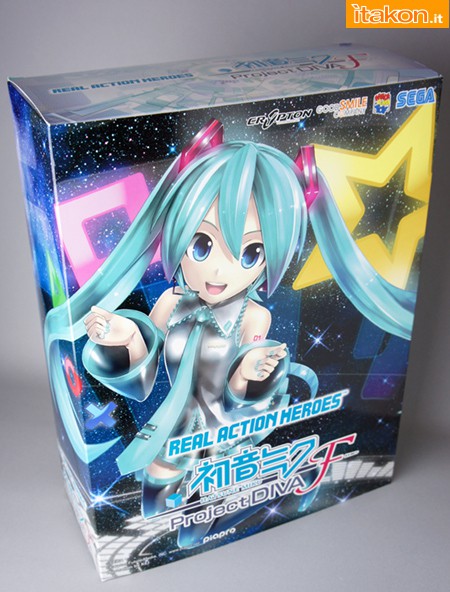 [Medicom] RAH: Miku Hatsune -Project DIVA- F Miku-Hatsune-Real-Action-Heroes-pronta-alla-spedizione-01