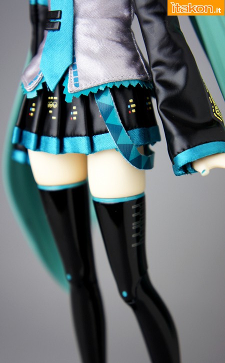 [Medicom] RAH: Miku Hatsune -Project DIVA- F Miku-Hatsune-Real-Action-Heroes-pronta-alla-spedizione-06