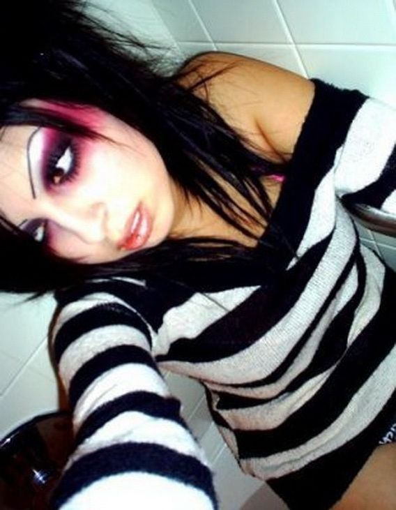 picturs of emo Emo_girls_09