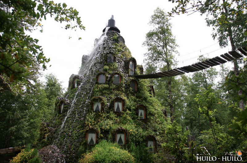 فندق البركان الجبلي الساحر في تشيلي Magic Chile's Water-Volcano Hotel Incredible_magic_mountain_like_chilean_hotel_01