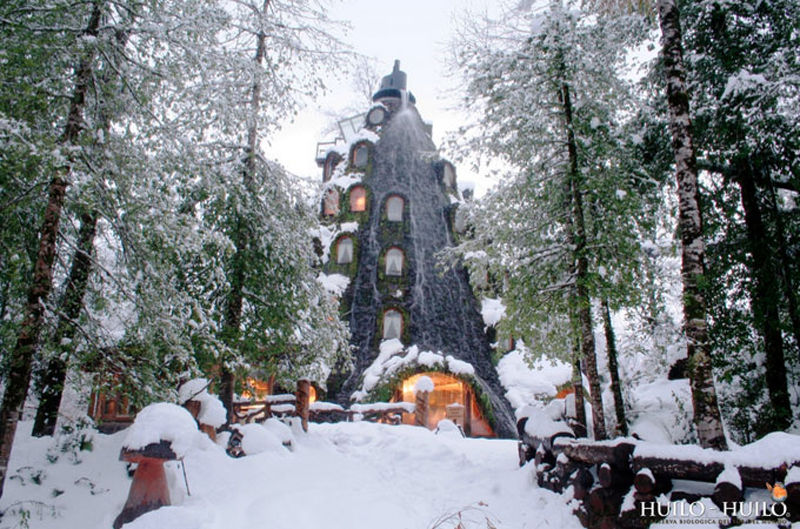 فندق البركان الجبلي الساحر في تشيلي Magic Chile's Water-Volcano Hotel Incredible_magic_mountain_like_chilean_hotel_05