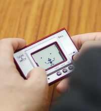Clube japonês da Nintendo dá Game & Watch de verdade Gameandwatchball