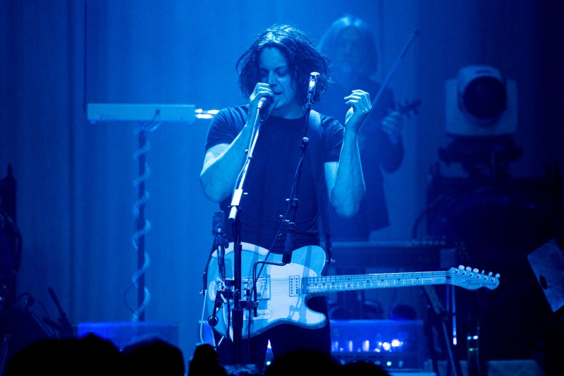 Jack White 140723_JWIII_Chicago_Show_0732-800x533