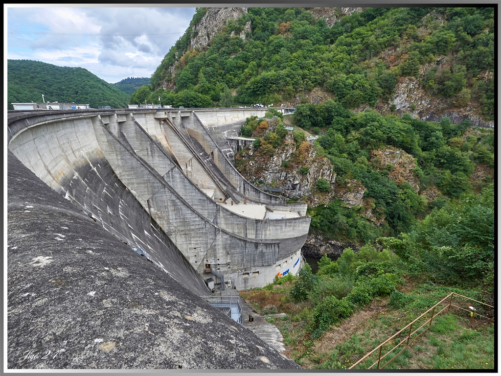 Les grands barrages de haute Corrèze : Le barrage de l'Aigle 2