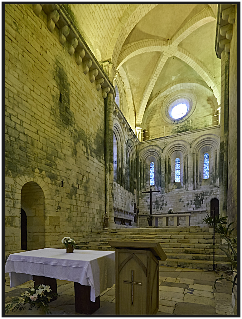 L'église abbatiale de St Amand de Coly 110