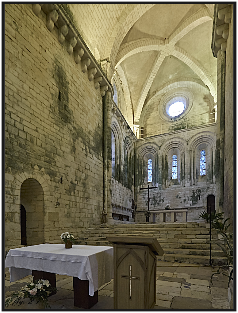 L'église abbatiale de St Amand de Coly 120