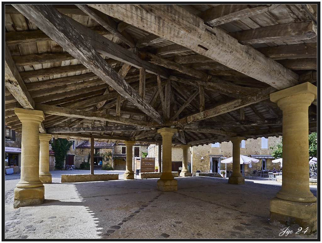 Superbe Périgord : L'abbaye de Cadouin 1