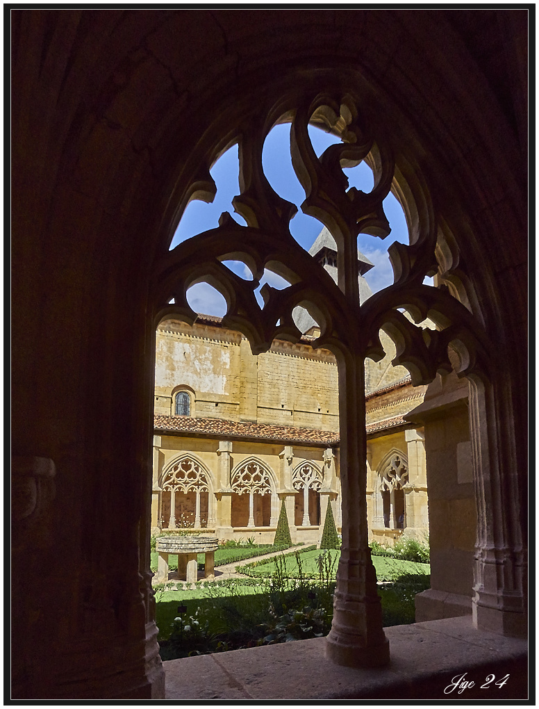 Superbe Périgord : L'abbaye de Cadouin 4