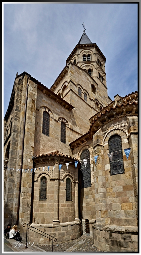 L'église du port à Clermeont Ferrand  [Suite]  300