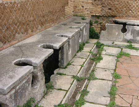 Toilet Zaman Dulu Hingga Kini Roman_Public_Toilets_Ostia