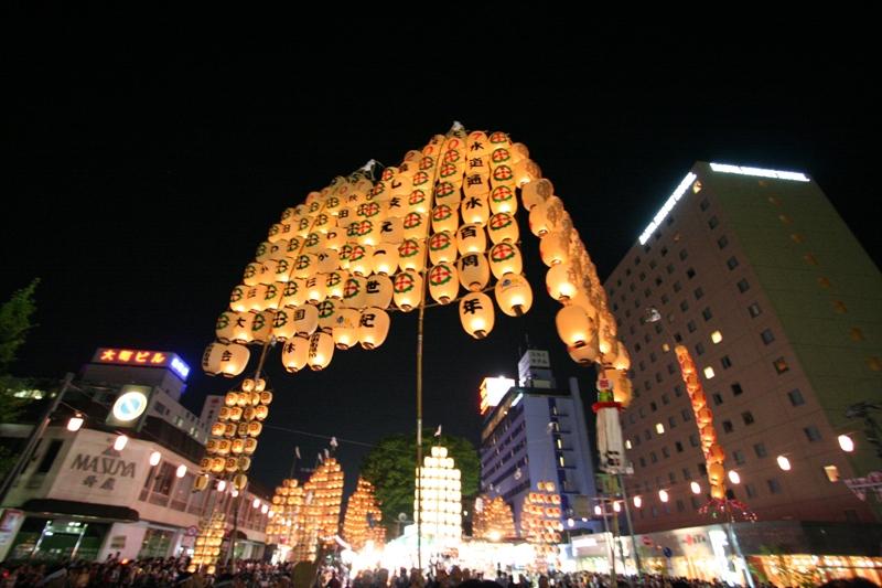 Zona de calles y Festivales Japan-akita-kanto-festival1