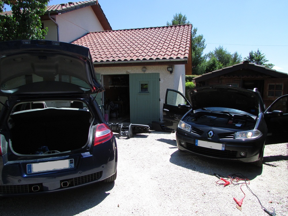 Tuto démontage pare-soleil Renault Megane 4/Disassembly sunshade Renault  Megane 4 