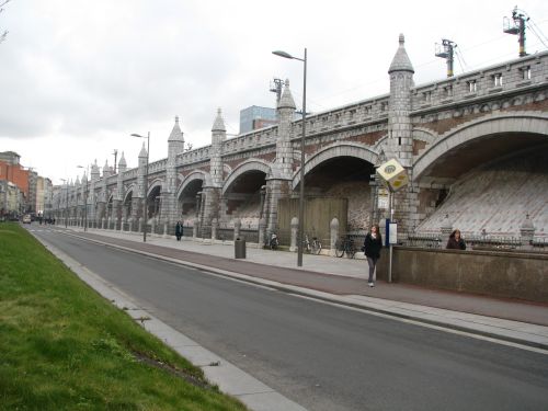 La gare d'Anvers/Antwerpen se Jules-Vernise ! Viaduc_01